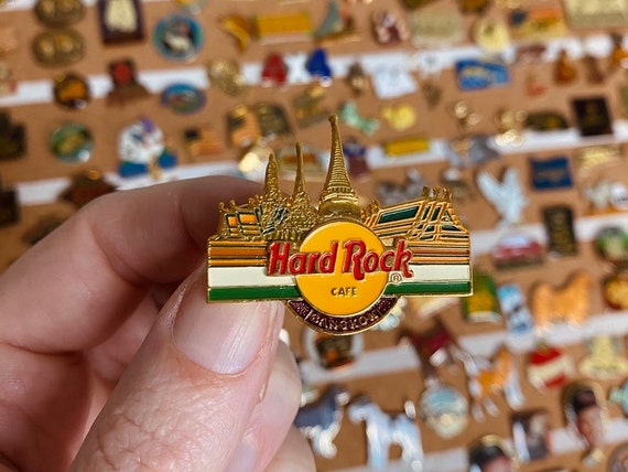 Hard Rock Cafe Bangkok Pin Vintage Emerald Temple Enamel Badge