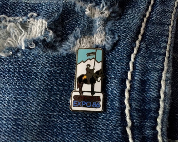 Vintage Canada Expo '86 Lapel Pin | Enamel Mounti… - image 3