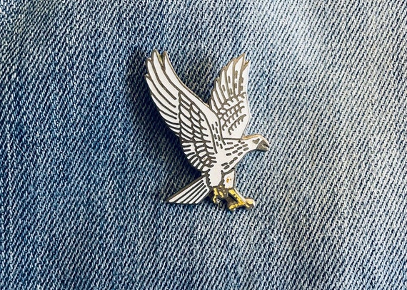 Feather Pin | Vintage Quill Gold-Tone Badge - image 7