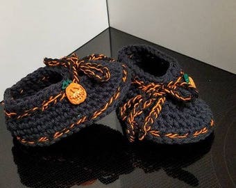 Crocheted Baby Black Pumpkin Shoes 3+ Months