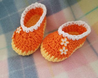 Crocheted Garden Series Orange / White Daisy Booties  0 to 3 Months