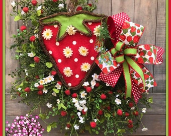 Strawberry Wreath, Summer Wreath, Spring Wreath, Front Door Wreath, Home Decor, Moss Wreath, Strawberry Decor