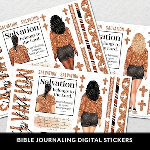 Könnte beinhalten: Digitale Sticker zum Bibeljournaling mit einer Frau in einem goldenen Glitzer-Shirt und Jeans-Shorts. Die Sticker beinhalten den Spruch "Salvation belongs to the Lord" und ein Kreuz.