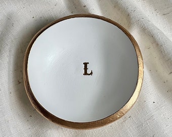 Custom Ring Dish, Monogram Jewelry Dish, Monogram Ring Dish, Wedding Ring Holder, Personalized Ring Dish, Wedding Gift, Engagement Gift