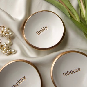 Personalized Ring Dish / Jewelry Dish / Bridesmaids Gift / Wedding Gift / Engagement Gift / Gift for Her / Gift for Mom / Personalized Ring