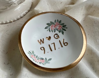 Wedding Gift For Couple Jewelry Dish / Date and Initials / Wedding Gift / Personalized Gift / Personalized / Engagement Gift / Bridesmaids