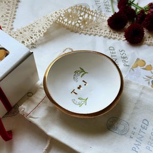 Engagement Gift for Couples - Personalized Ring Dish | Custom Wedding Keepsake | Handmade Jewelry Tray | Lily of the Valley 画像 8