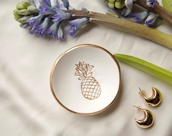 Pineapple Jewelry Dish // Ring Dish // Catch all // Personalized Gift // Personalized // Valentines Gift // Bridesmaids //