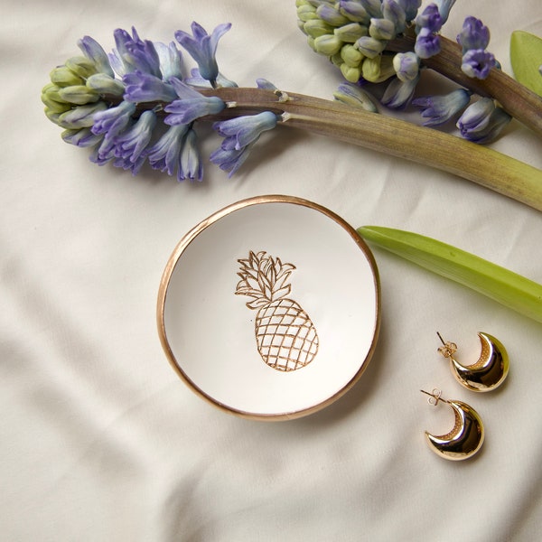 Pineapple Jewelry Dish // Ring Dish // Catch all // Personalized Gift // Personalized // Valentines Gift // Bridesmaids //