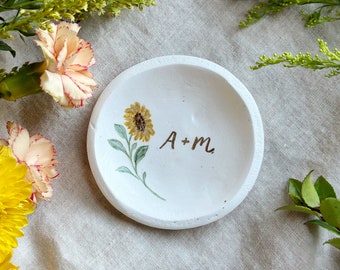 Personalized Wedding Gift / Speckled Minimalist Ring Dish / Jewelry Dish  / Engagement Gift / Bridesmaids Gift / Personalized Gift for Her /