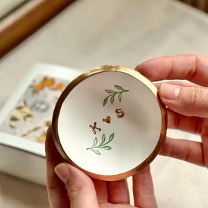Custom Wedding Gift / Ring Dish / Date and Initials / Wedding Gift / Personalized Gift / Personalized / Engagement Gift / imagem 5