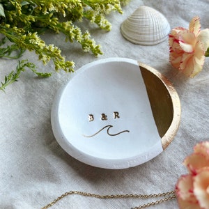 Wedding Gift / Engagement Gift / Personalized Gift / Ring Dish Personalized / Jewelry Dish / Gift for the Couple / Bridal Shower / Speckled