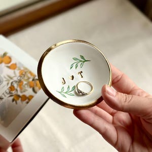 Custom Wedding Gift / Ring Dish / Date and Initials / Wedding Gift / Personalized Gift / Personalized / Engagement Gift / imagem 2