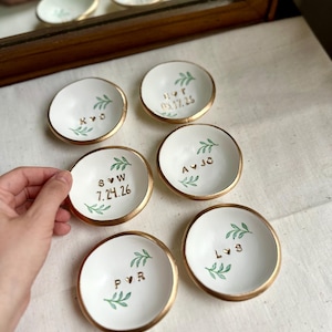 Custom Wedding Gift / Ring Dish / Date and Initials / Wedding Gift / Personalized Gift / Personalized / Engagement Gift / imagem 17