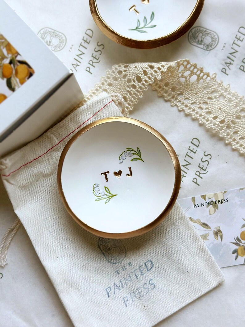 Engagement Gift for Couples - Personalized Ring Dish | Custom Wedding Keepsake | Handmade Jewelry Tray | Lily of the Valley 画像 6