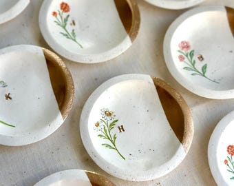 Birth Flower Ring Dish Personalized – Custom Jewelry Dish Gift for Her