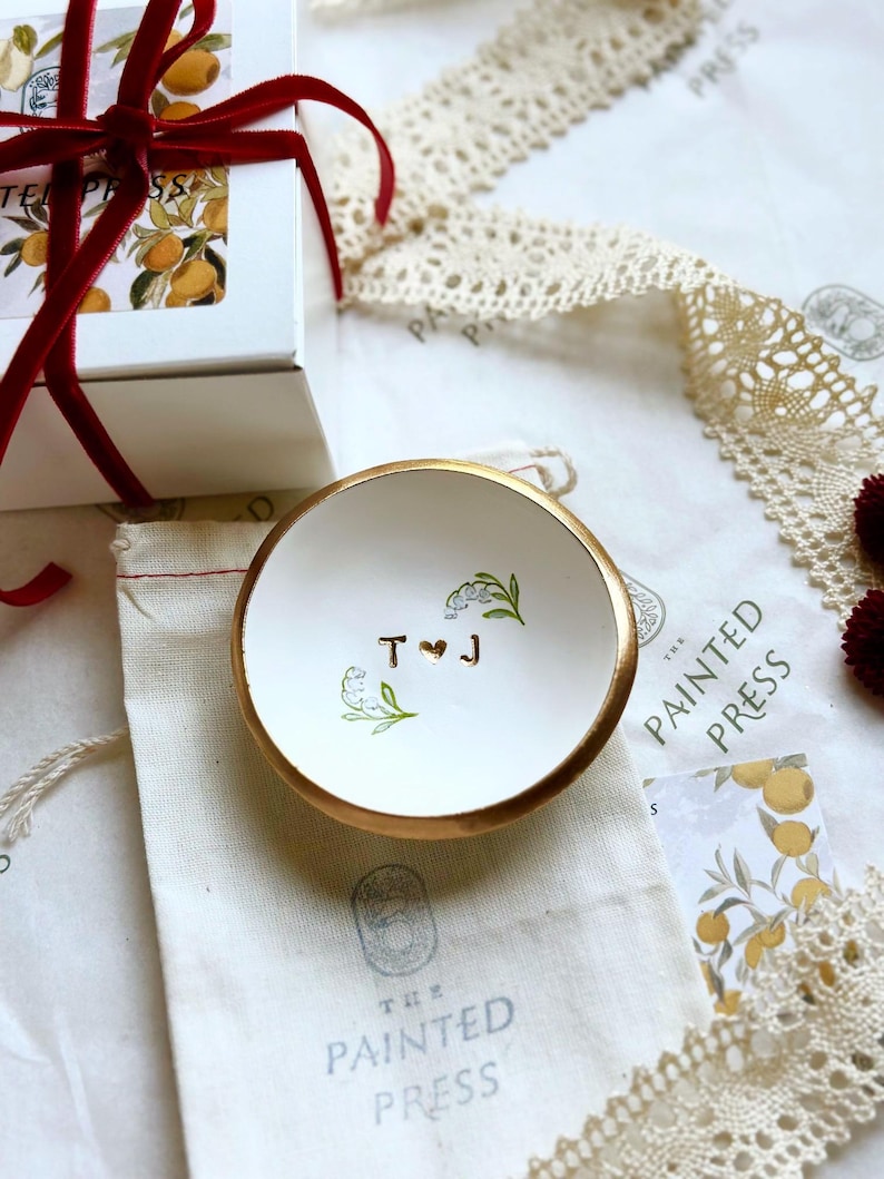 Engagement Gift for Couples - Personalized Ring Dish | Custom Wedding Keepsake | Handmade Jewelry Tray | Lily of the Valley 画像 7