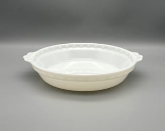 Vintage PYREX Opal White #228 Fluted Pie Plate 8.5"