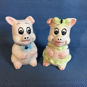 Ceramic Anthropomorphic Pig Salt and Pepper Shakers Set, Mr and Mrs Piggy, Very Cute! Vintage Mid-Century Airbrushed and Hand Painted