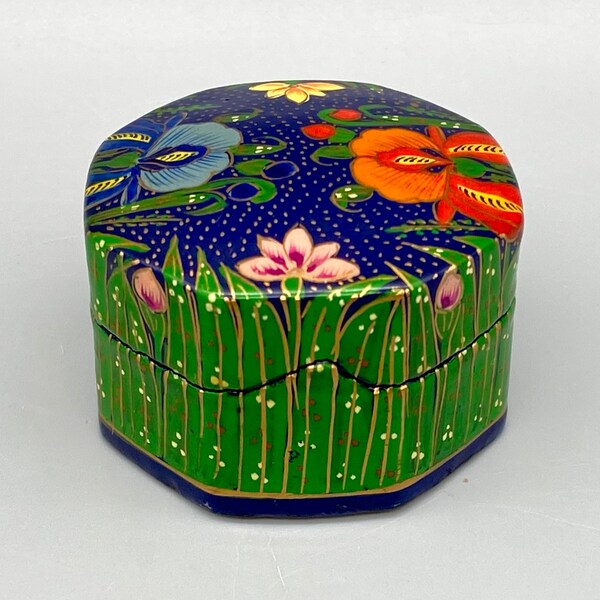 Kashmiri papier-mâché Ring/Trinket Box Octagon Shape Beautiful Hand Painted Multicolored Iris Flowers, vintage made in India, small 2" size