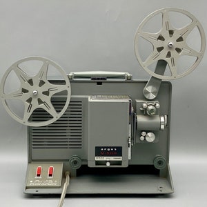 Vintage ARGUS M-500 Model 42001 8mm Film Projector & 2 Film Reels