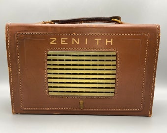 Zenith Portable AM Radio Model Y 506 L vintage 1956 Portable Tube Radio AC DC, Genuine Leather Case, Clean Works Turns On and Tunes