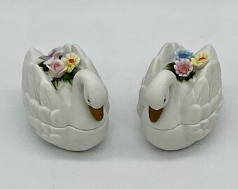 Lefton Swan Trinket Boxes: Miniature Porcelain Swans with Flowers (Set of 2)