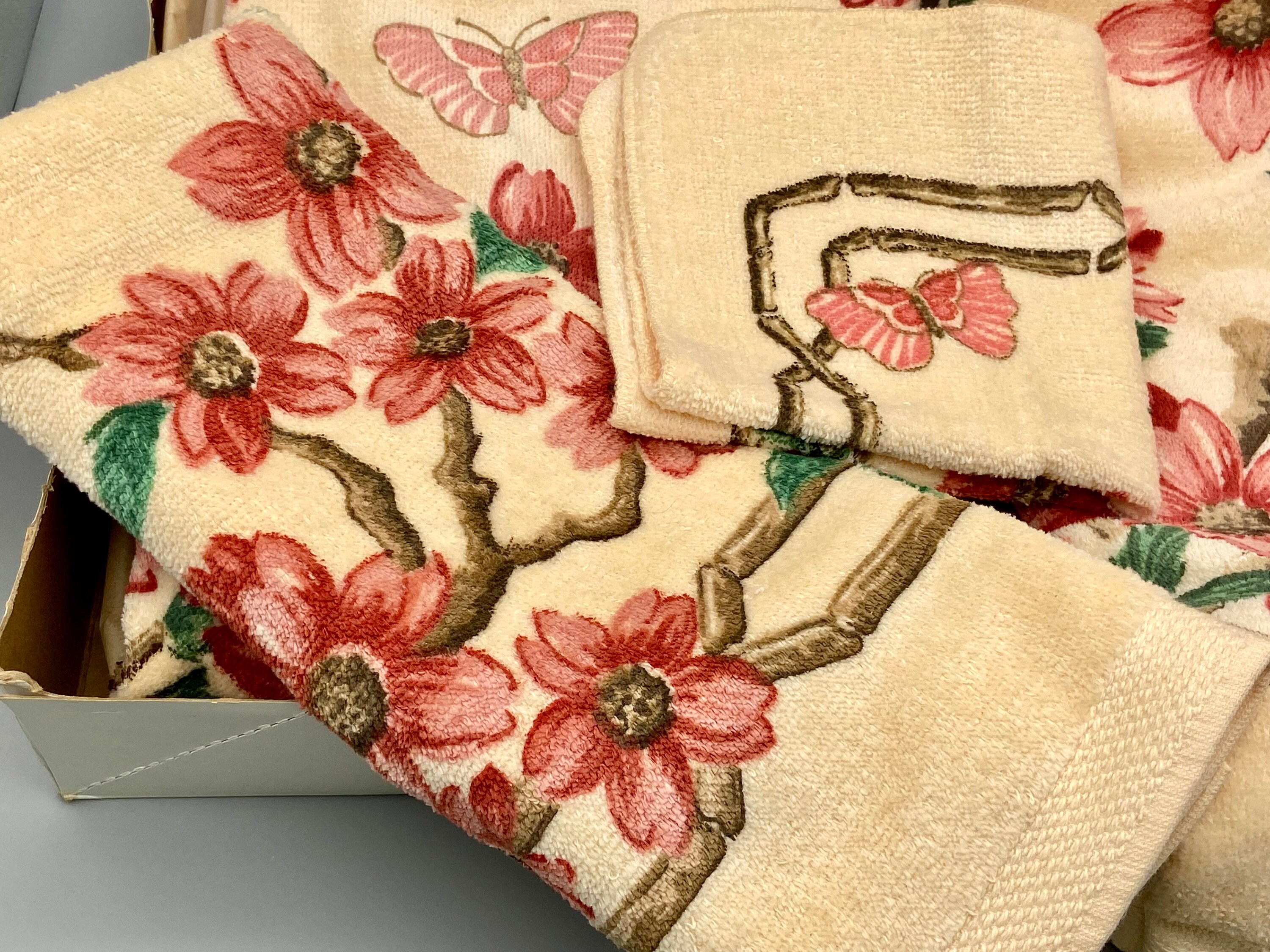 New Vintage Bath Towel Set Teahouse Pattern by Lady Pepperell Etsy