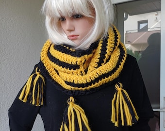 Wednesday snood in black and yellow/Wool shawl/Gift/Crochet snood/Infinity shawl
