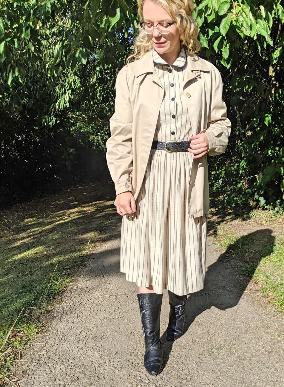 Image of S Classic Vintage Raincoat, Dannimac Smart Cream Short Cotton Trench Coat, S Mod Check Lined Rain Mac, Uk Size /