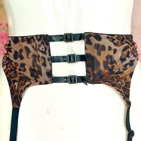 Vintage leopard print sequin belt main image 0