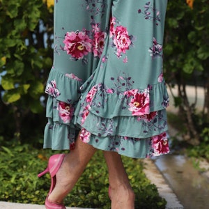 Pantaloni a palloncino con stampa floreale verde/Pantaloni con volant floreali/Pantaloni color verde acqua dalla taglia Large alla XXL dalla P alla M Esaurito