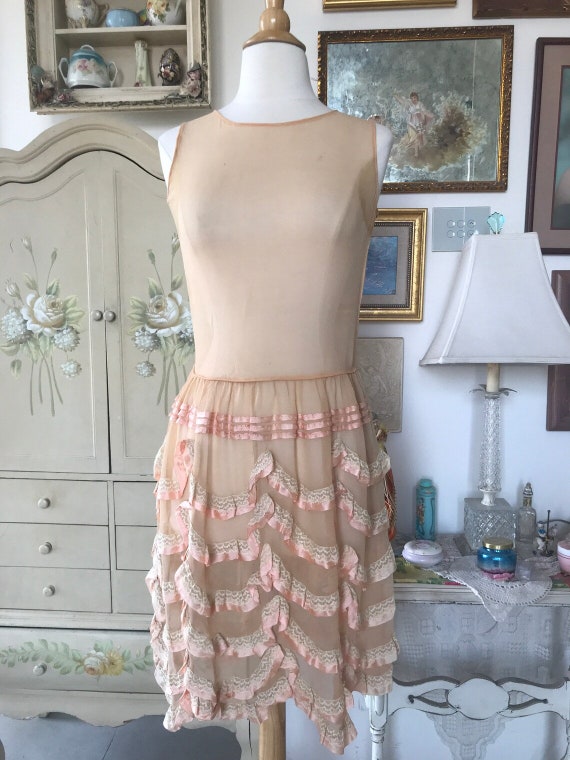 Antique 1920s Sheer Peach Edwardian Lace Ruffled … - image 3