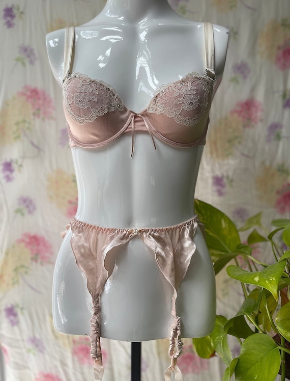 Vintage Pink Satin Bra Garter Lace Rhinestone Set 34B -  Canada