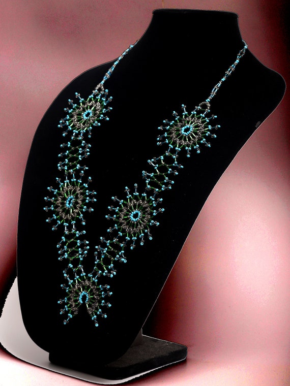 ヴィンテージ ターコイズとエメラルドのビーズネックレス - Etsy 日本