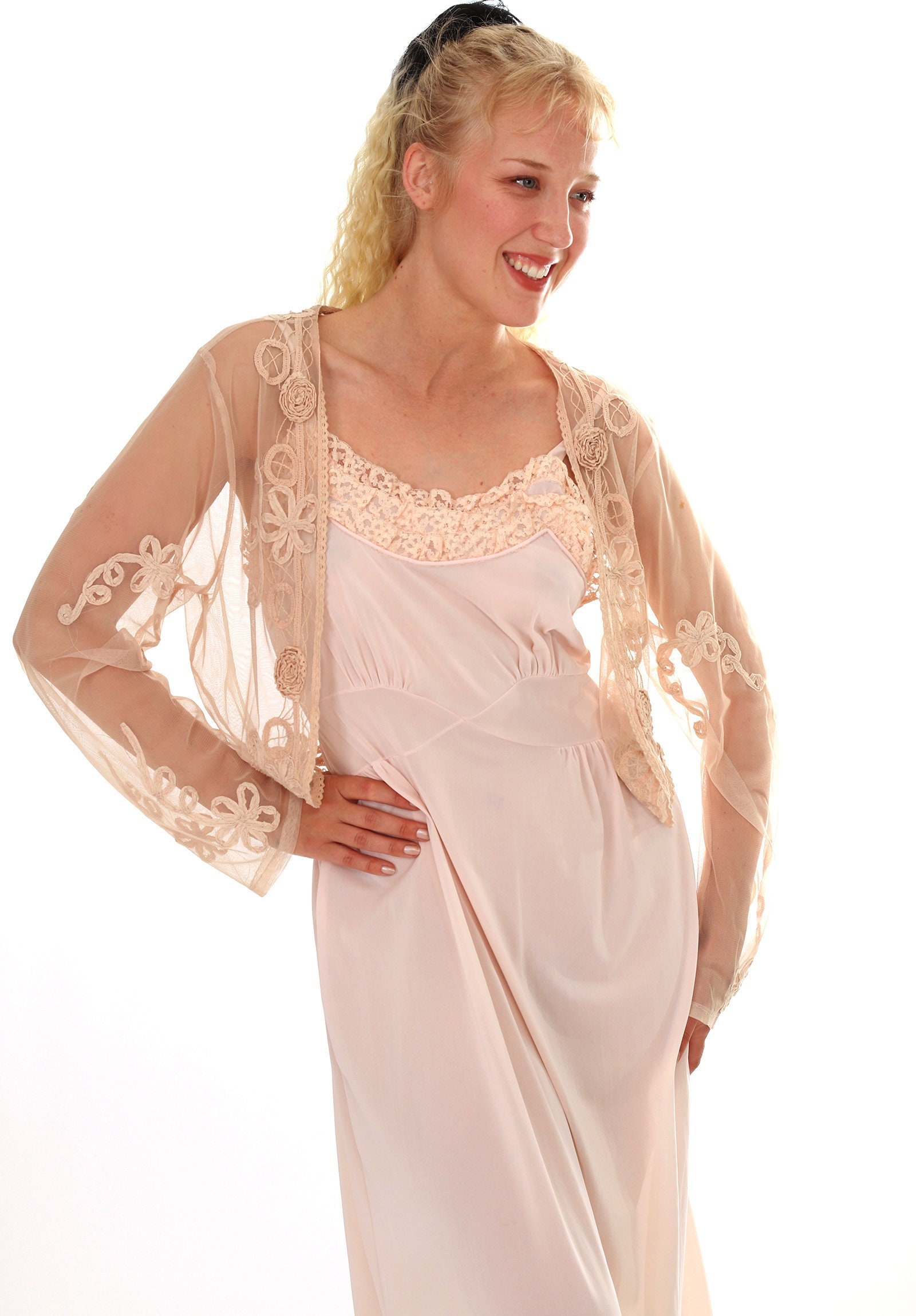 トップス 1930s Rose Spray Lace Vest 1930s Rose Spray Lace Vest – makky