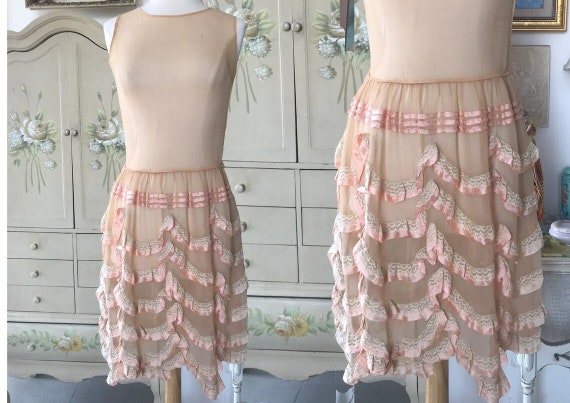 Antique 1920s Sheer Peach Edwardian Lace Ruffled … - image 9