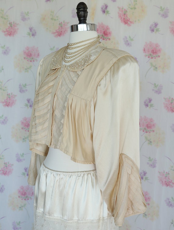 Antique 1930s Beige Satin Pleated Pearlized Bed J… - image 4