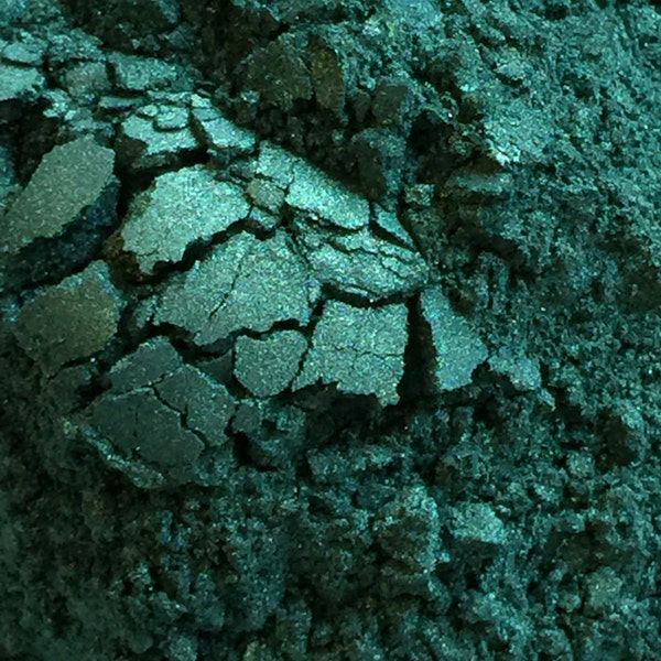 Blackish Green Mica - Ethically Sourced and Cruelty Free