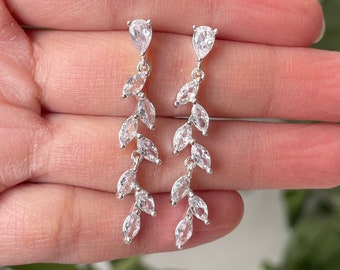 Best friend Bridesmaid earrings Gifts, 18K Gold Plated, Dainty Gold leaf earrings for her, Forest Wedding