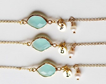 Pulsera con inicial chapada en oro de 14 quilates, pulsera personalizada con piedras de nacimiento para damas de honor, pulsera de perla blanca para niña de las flores, joyería de boda.