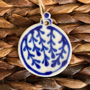 Blue and white round porcelain ornament | Blue and white porcelain Christmas ornament