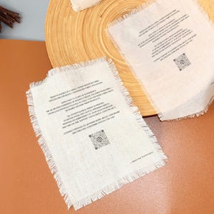 10 gepersonaliseerde linnenmenu's | Aangepaste tekst, bruilofttafeldecor met gerafelde rand