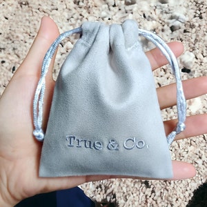 Custom Embroidered Fabric Packing Bags: Personalize Your Packaging! Various Colors Sizes, Logos Available. MOQ=100. Drawstring Pouch-XYHK 75