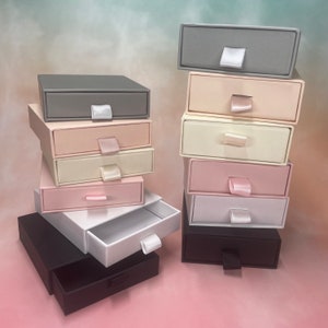 Custom Cardboard Jewelry Slider Box with Personalized Logo - Perfect for Ring, Earrings, Bracelet, Necklace Packaging and Display.