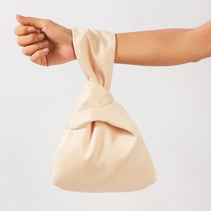 10 PCS Custom knot bags in various colors, Japanese knot bags, Makeup bags, evening bags, wrist bags, the perfect gift for her
