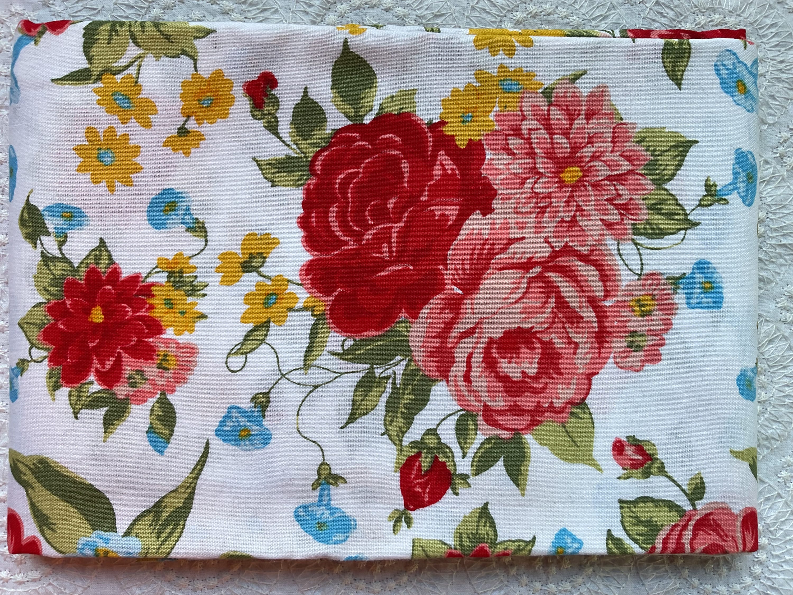 The Pioneer Woman Sweet Rose Vintage Floral Designer Fabric 100