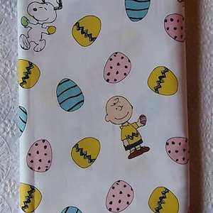 Peanuts Charlie Brown & Friends Easter Egg Hunt Classic Comic Strip Designer Fabric 100% Coton Fat Quarter Out of Print