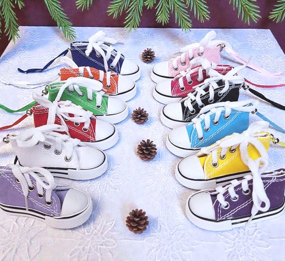 Small High Top Shoe Ornaments, Mini Canvas Lace Up Shoe Ornament, Assorted Colors, Cute Christmas Ornament, Package Gift Wrap Decor