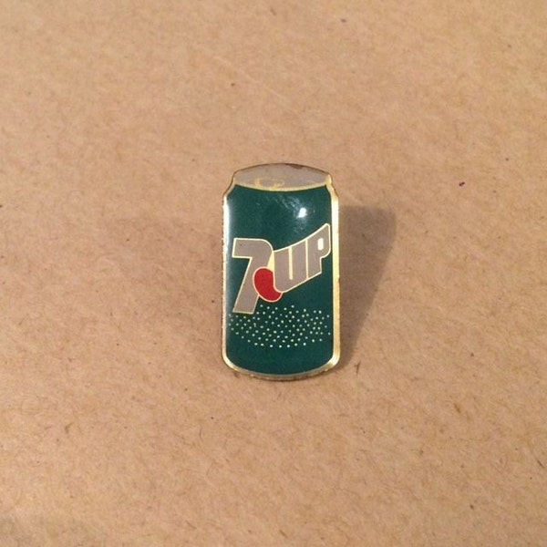 ON SALE// Vintage 7 UP Lapel Pin